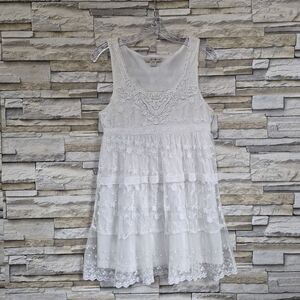 ​Twenty One Top M White Lace Crochet Boho Floral Embroidery Tiered